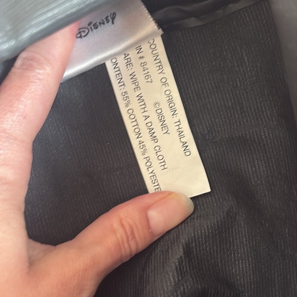 Disney’s Winnie the Pooh vintage Tapestry Carpet Travel Bag - Picture 4 of 5